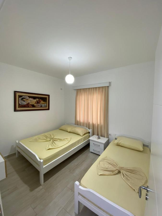 Hotel Andrea Sarandë エクステリア 写真