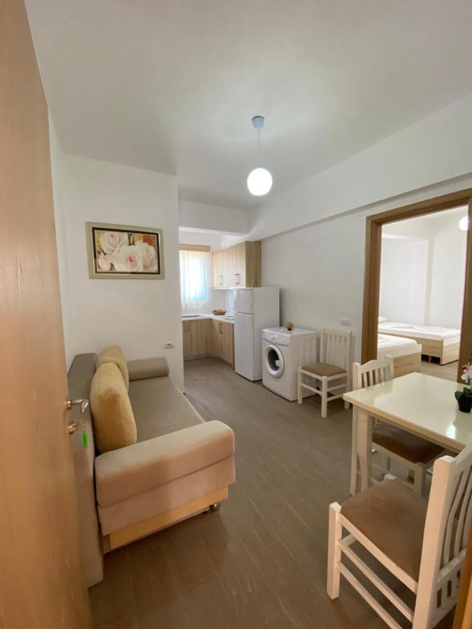 Hotel Andrea Sarandë エクステリア 写真
