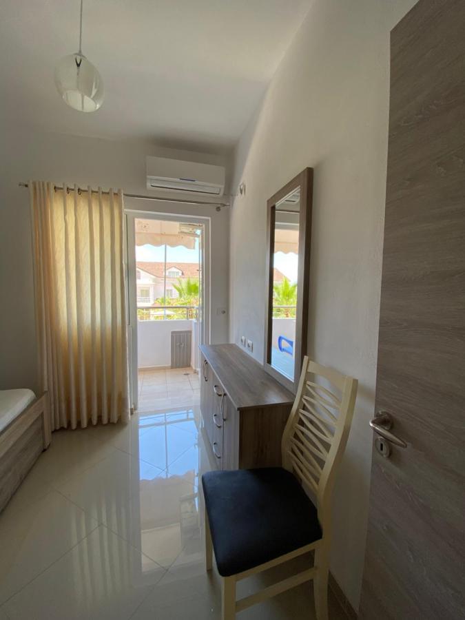 Hotel Andrea Sarandë エクステリア 写真