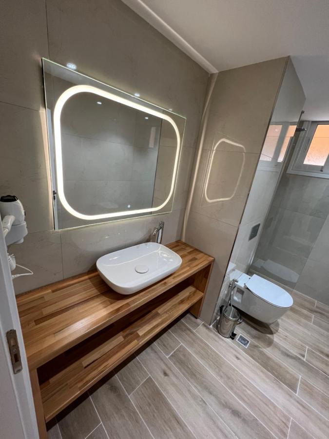 Hotel Andrea Sarandë エクステリア 写真