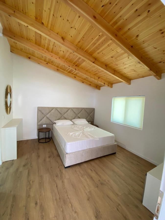 Hotel Andrea Sarandë エクステリア 写真