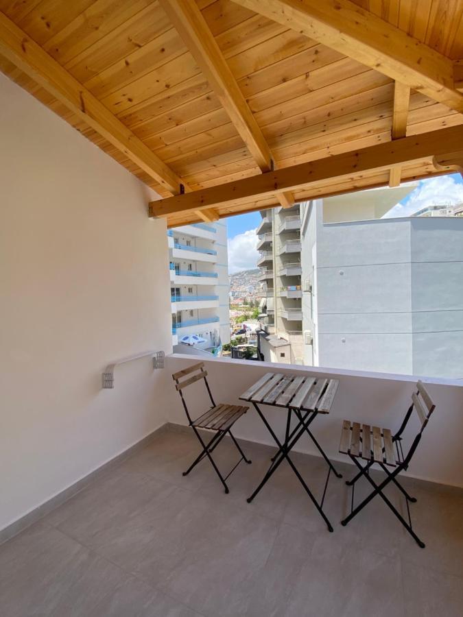Hotel Andrea Sarandë エクステリア 写真