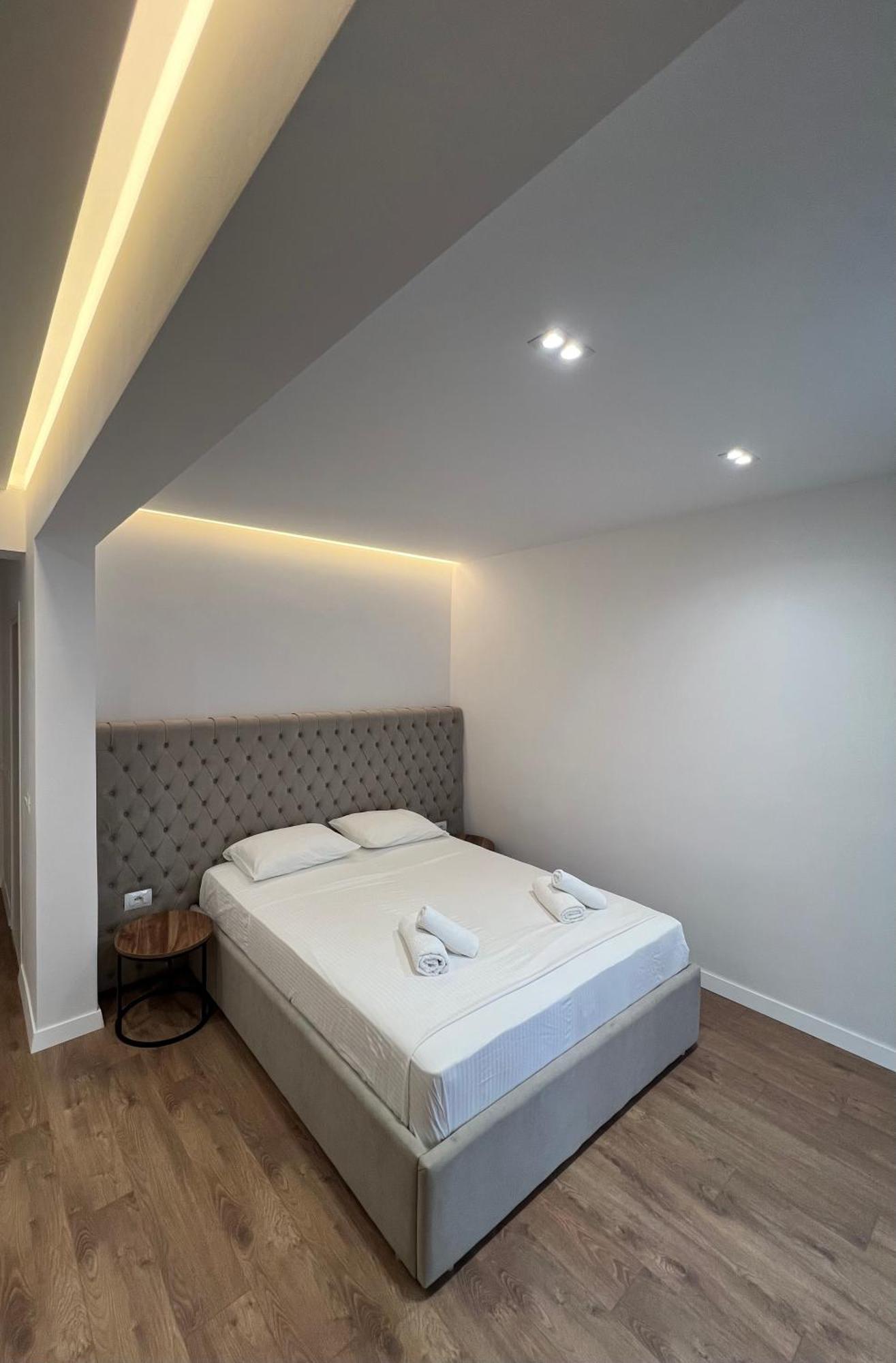 Hotel Andrea Sarandë エクステリア 写真