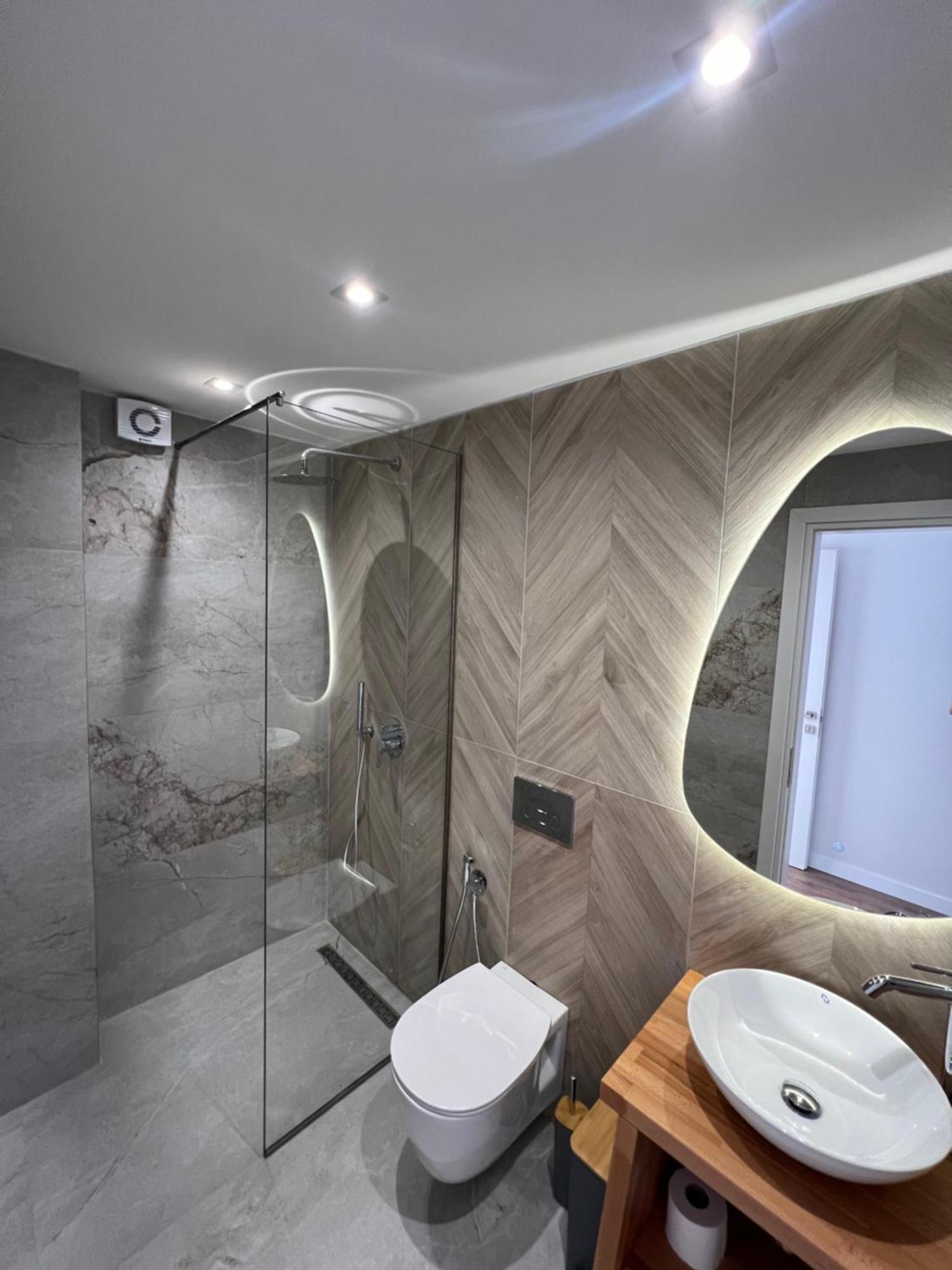 Hotel Andrea Sarandë エクステリア 写真